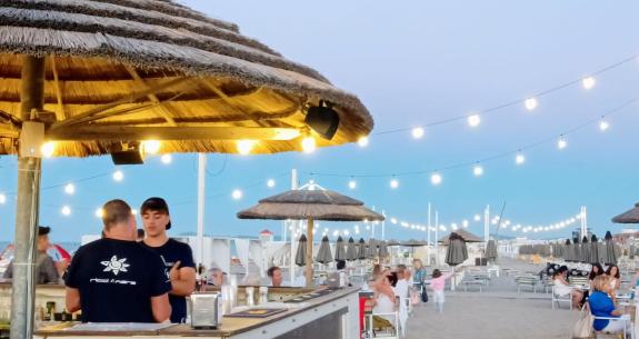 hoteldeiplatani en july-at-the-seaside-in-miramare-di-rimini-with-services-for-families-1 021
