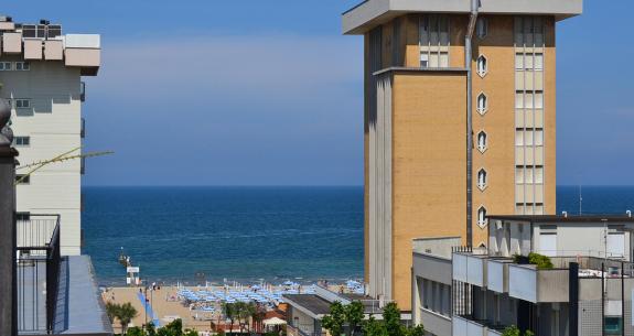 hoteldeiplatani it agosto-a-miramare-di-rimini-piani-famiglia-e-bimbi-gratis 015